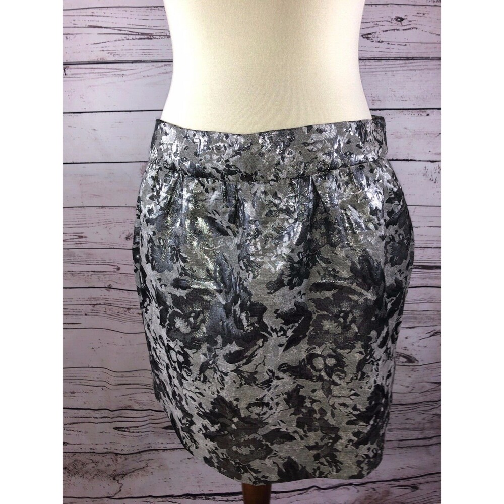 New Tinley Road Women's Metallic Silver Mini Skirt Size Med - NWT